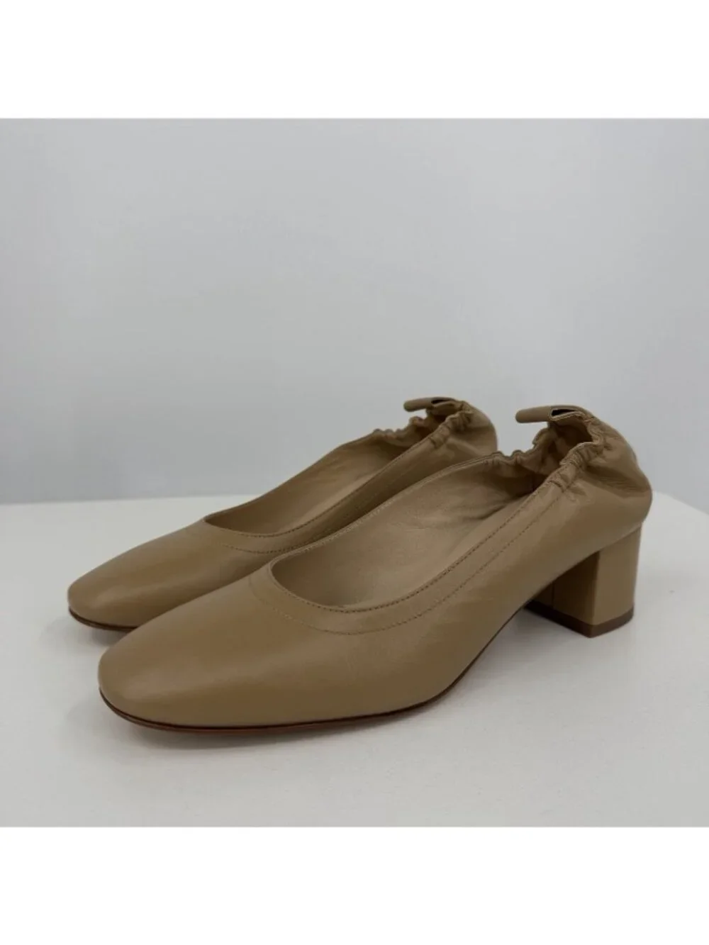 Everlane Italian Leather Day Heel Light Taupe 8.5 Women's Elastic Back Comfort